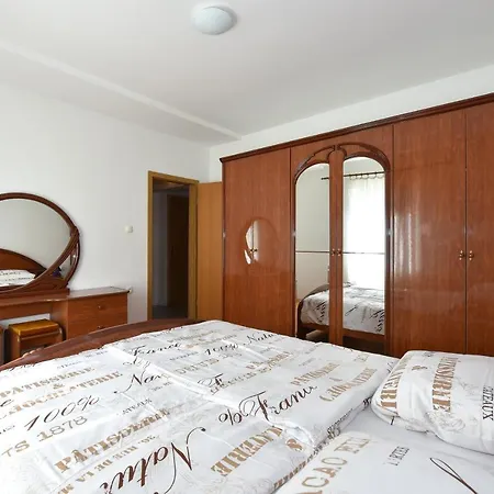 Guest house Holiday &