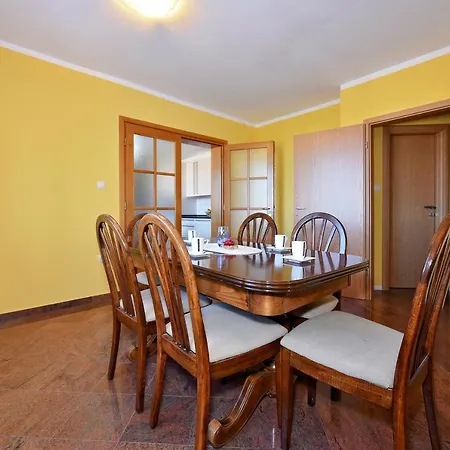 Guest house Holiday &