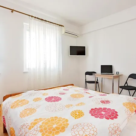 Holiday & Guest house *