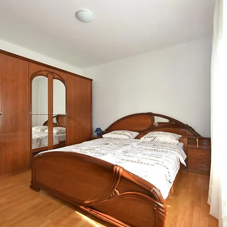 Holiday & Guest house *