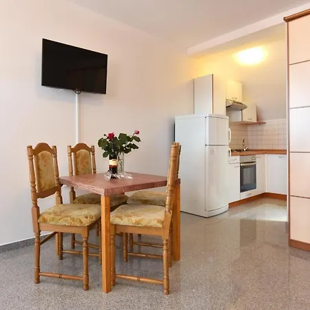 Guest house Holiday &